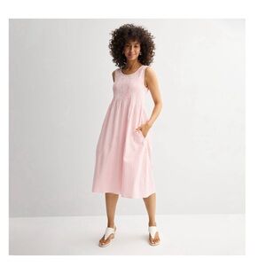 EUC Super cute 🩷🤍Pink and White Sundress size smalll